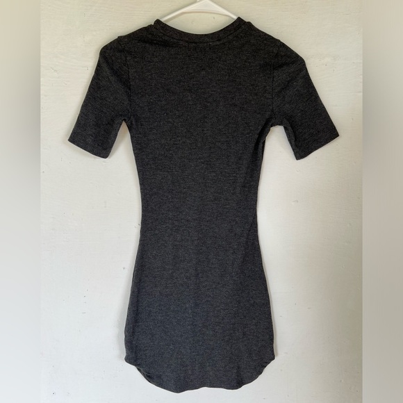 NWOT Popular 21 Grey Ribbed Short Sleeve Tee Shirt Rounded Hem Mini Dress Small - Picture 2 of 5